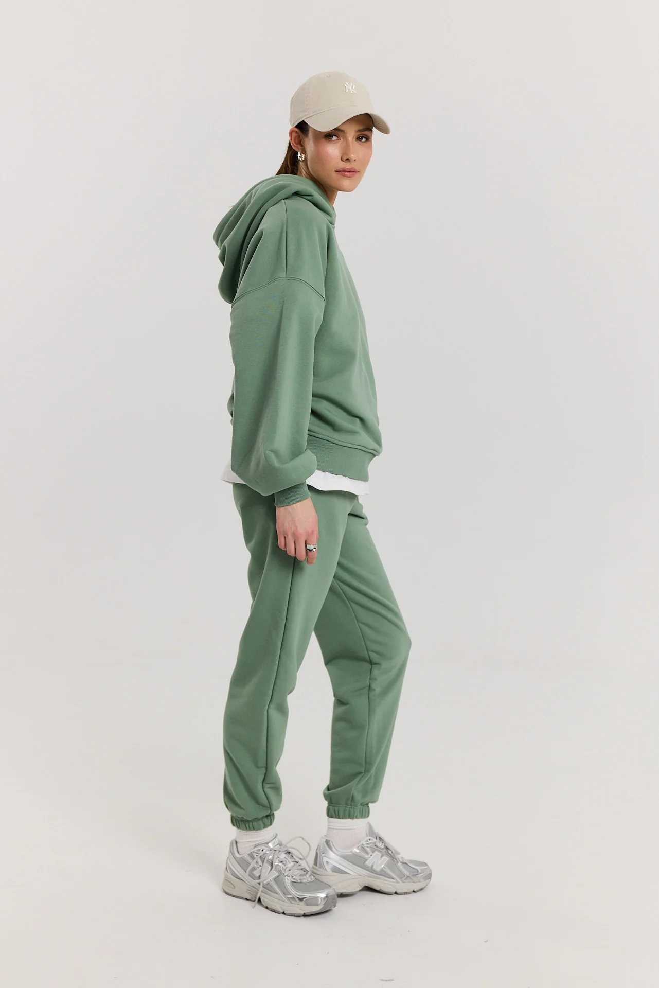 Bluza Boyfriend Hoodie dark matcha - Image 5