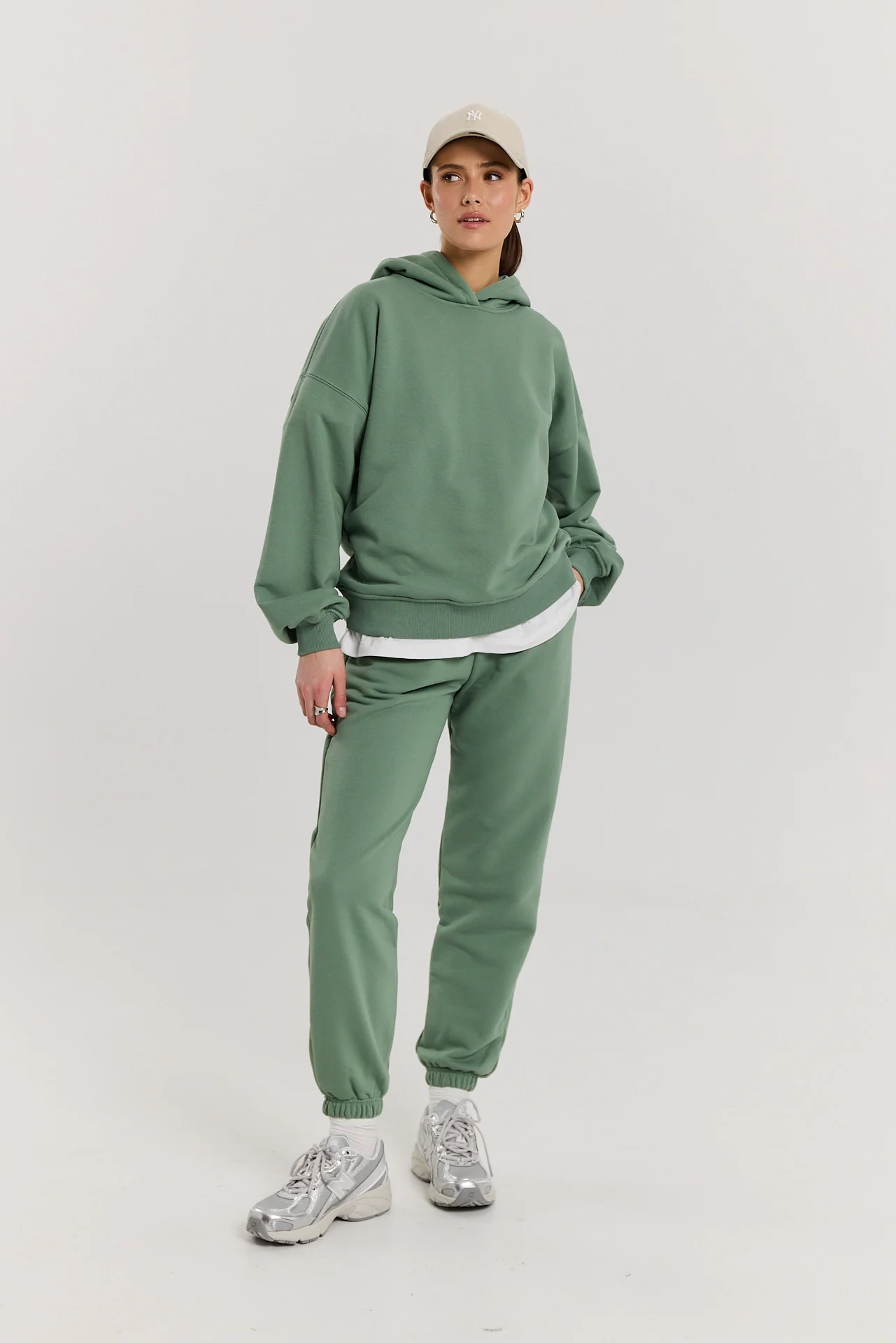 Bluza Boyfriend Hoodie dark matcha - Image 6