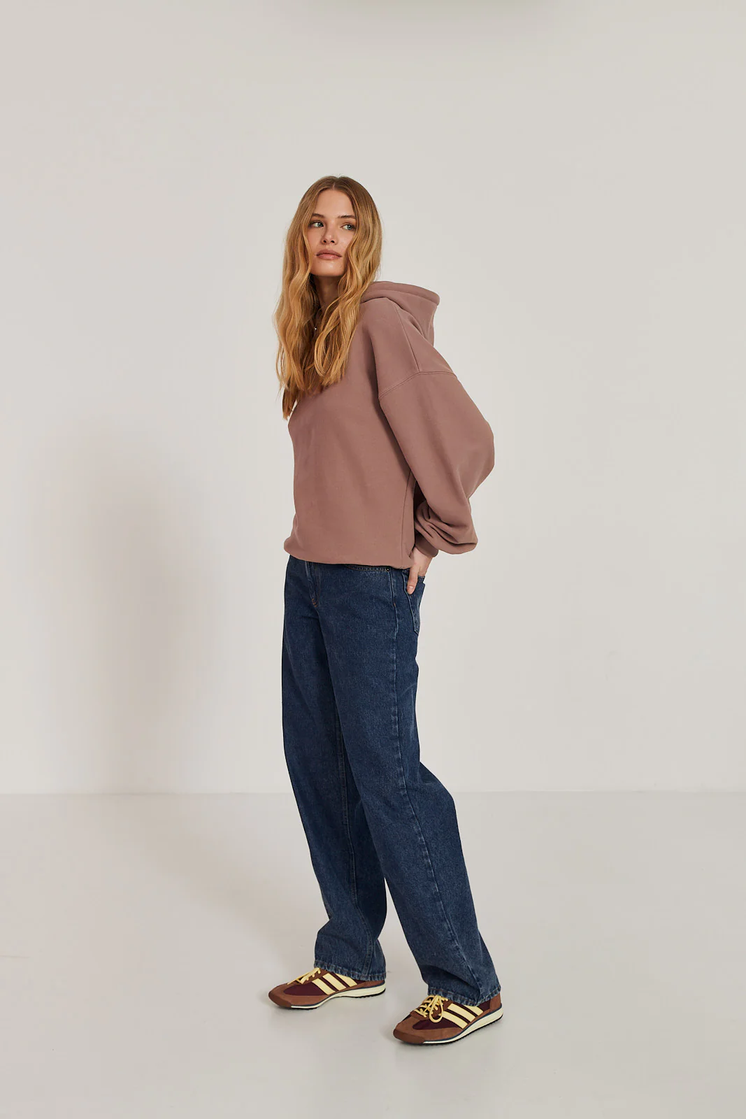 Bluza Boyfriend Hoodie mocca mousse - Image 14