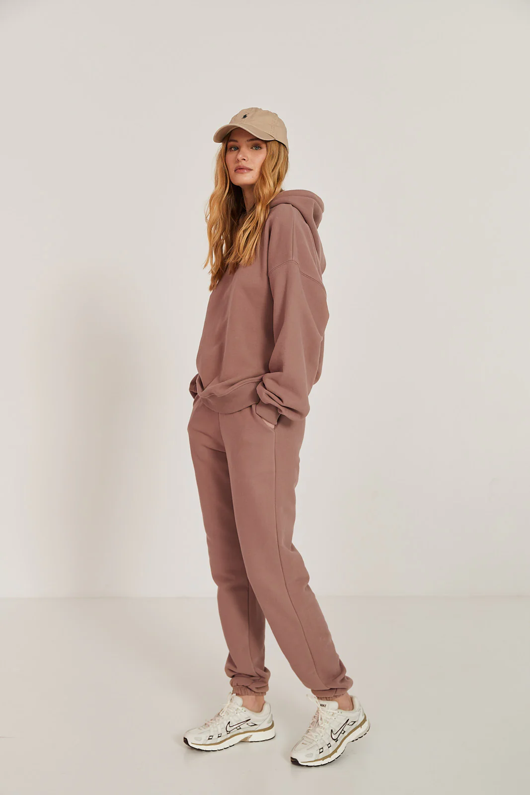 Bluza Boyfriend Hoodie mocca mousse - Image 4