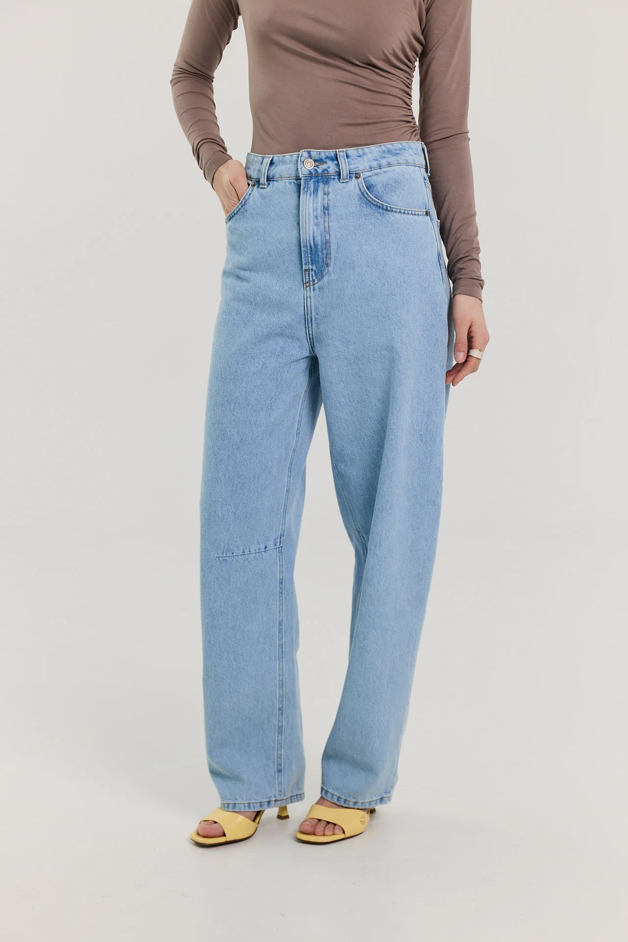 Jeansy Barrel light blue - Image 10