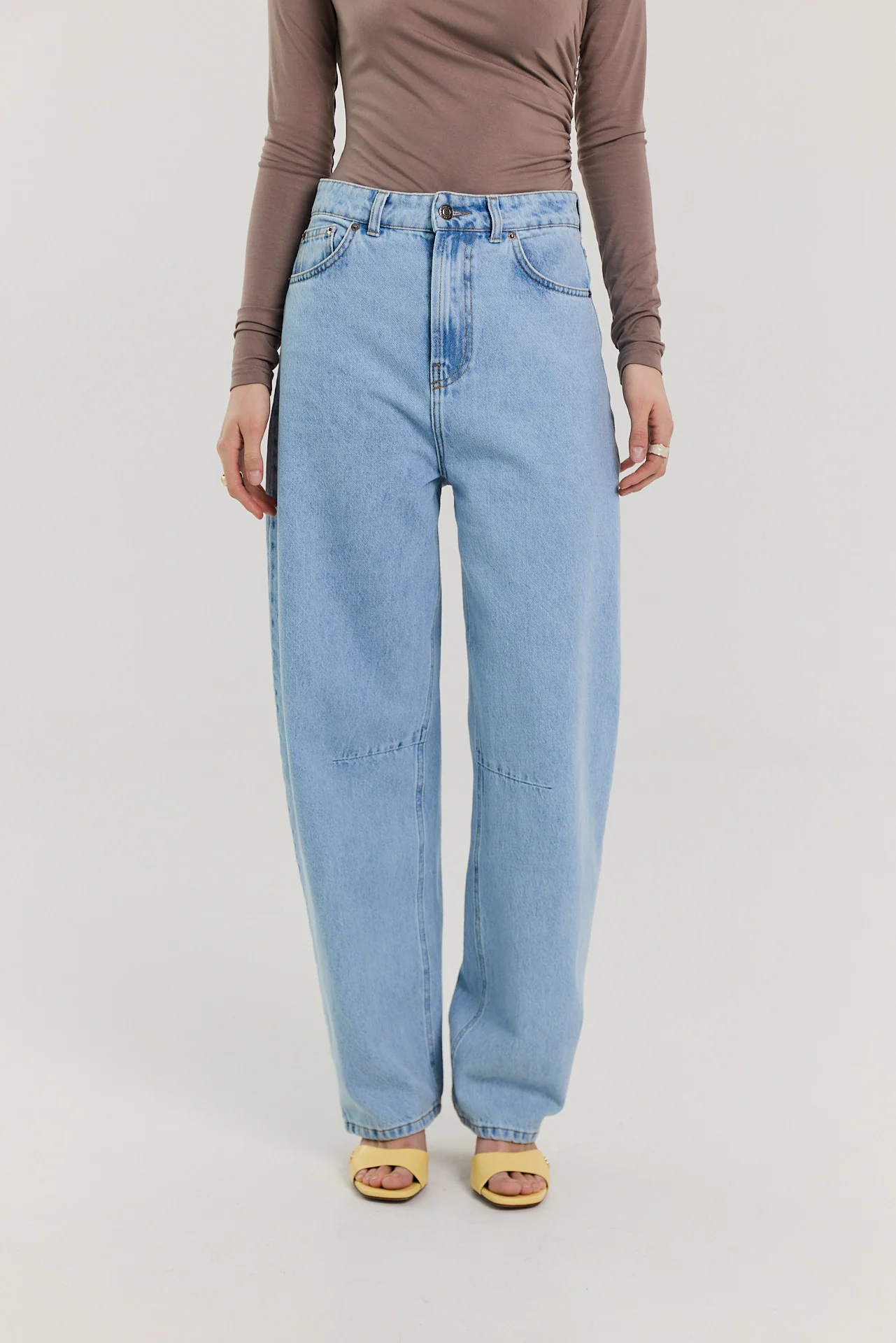Jeansy Barrel light blue - Image 11