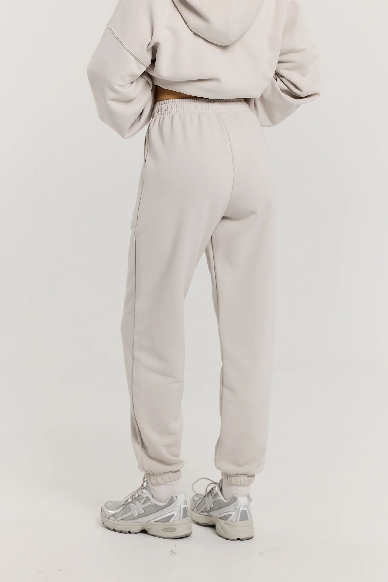 Spodnie dresowe almond milk - Image 8