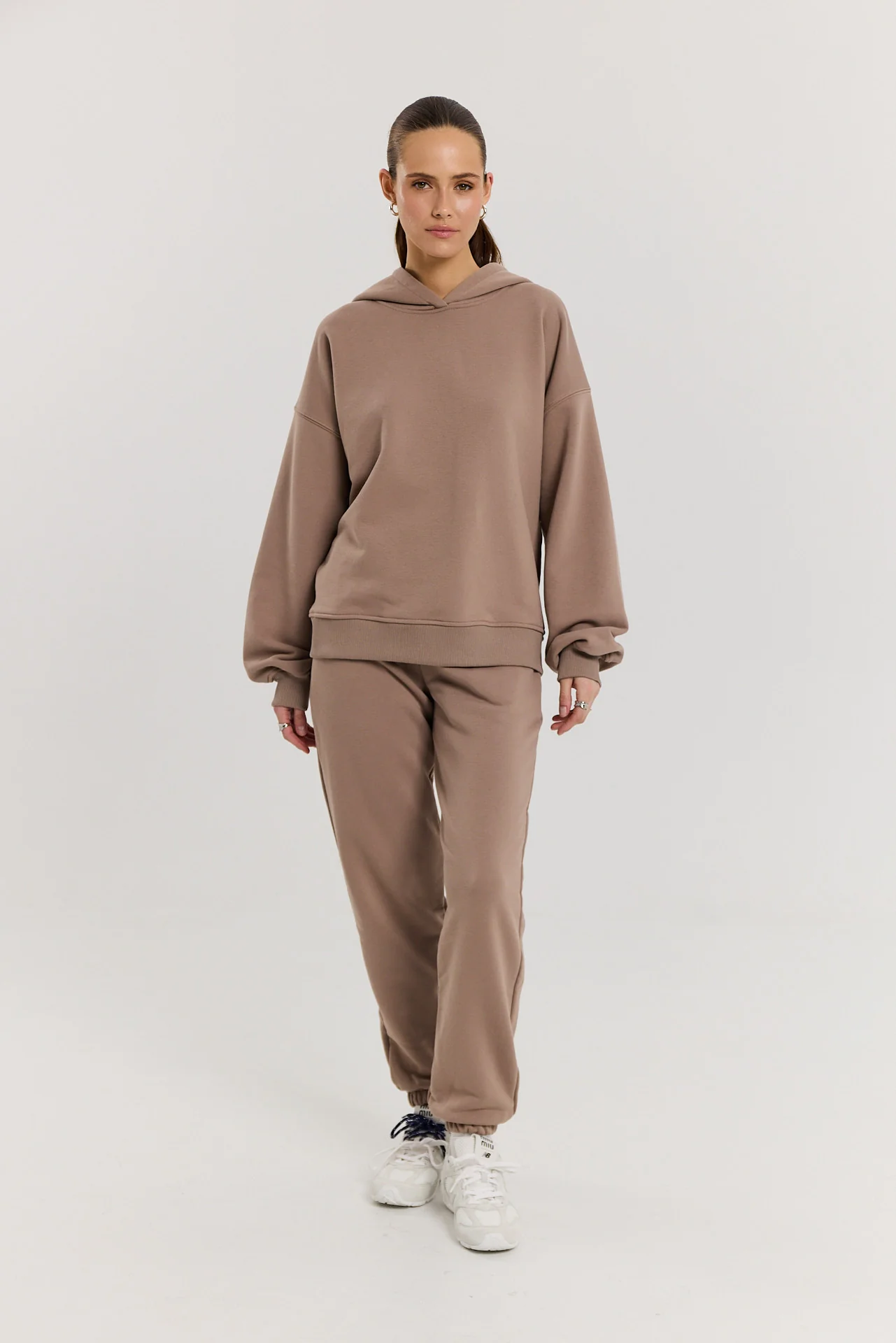 Spodnie dresowe latte - Image 5