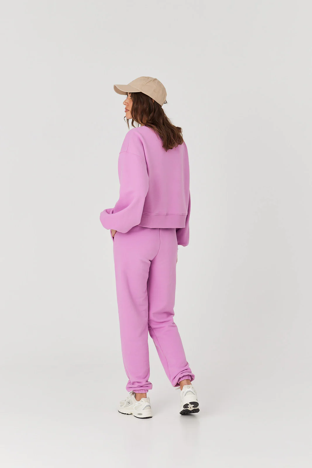 Spodnie dresowe pink berry - Image 9