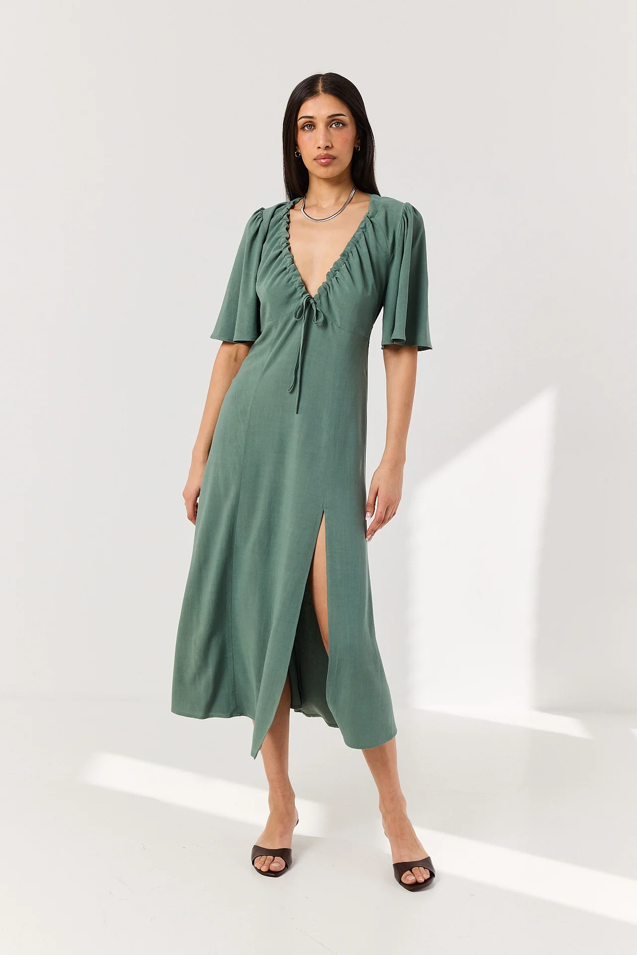 Sukienka Alessa smoky green - Image 3