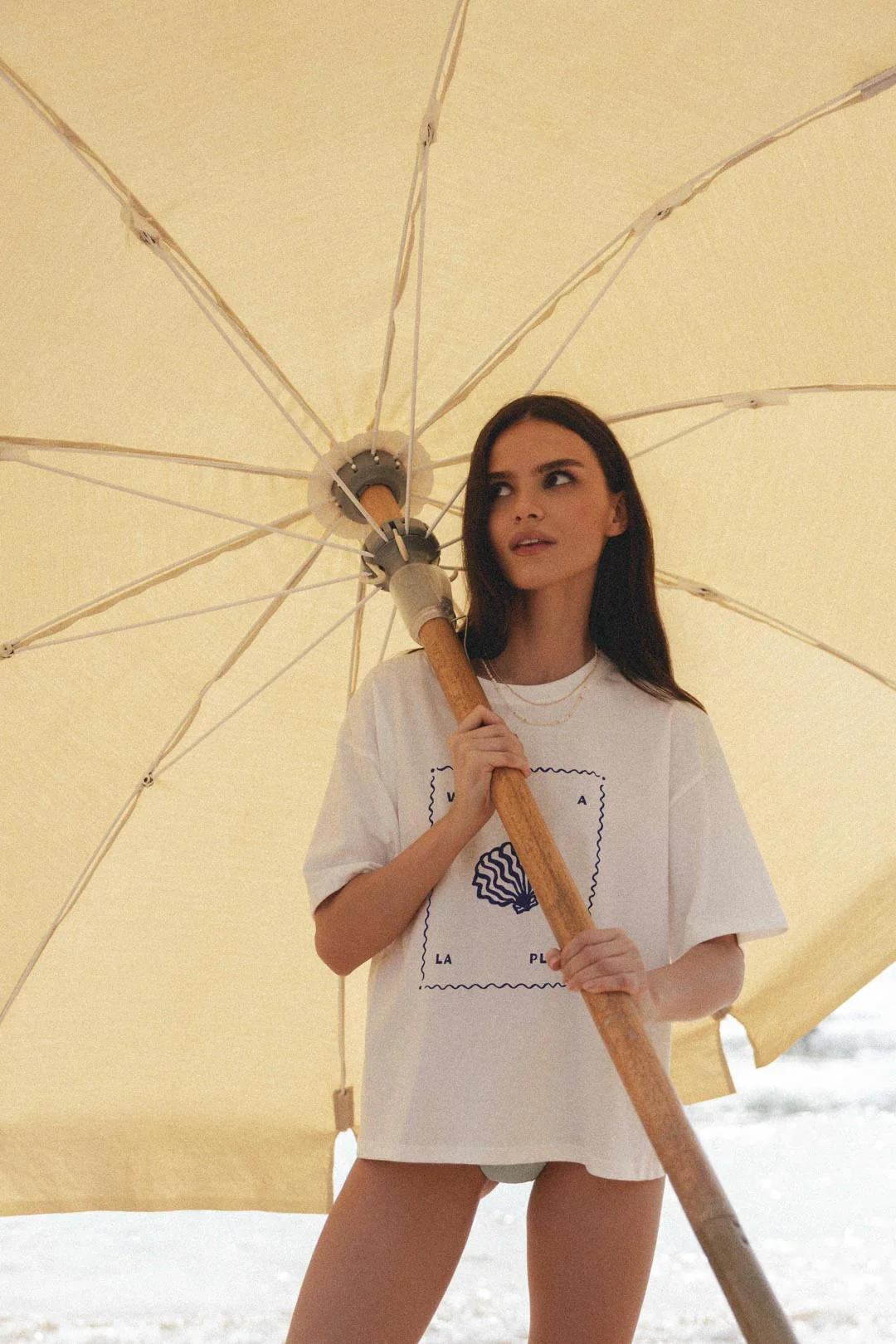 T-shirt Vamos a la playa white - Image 2